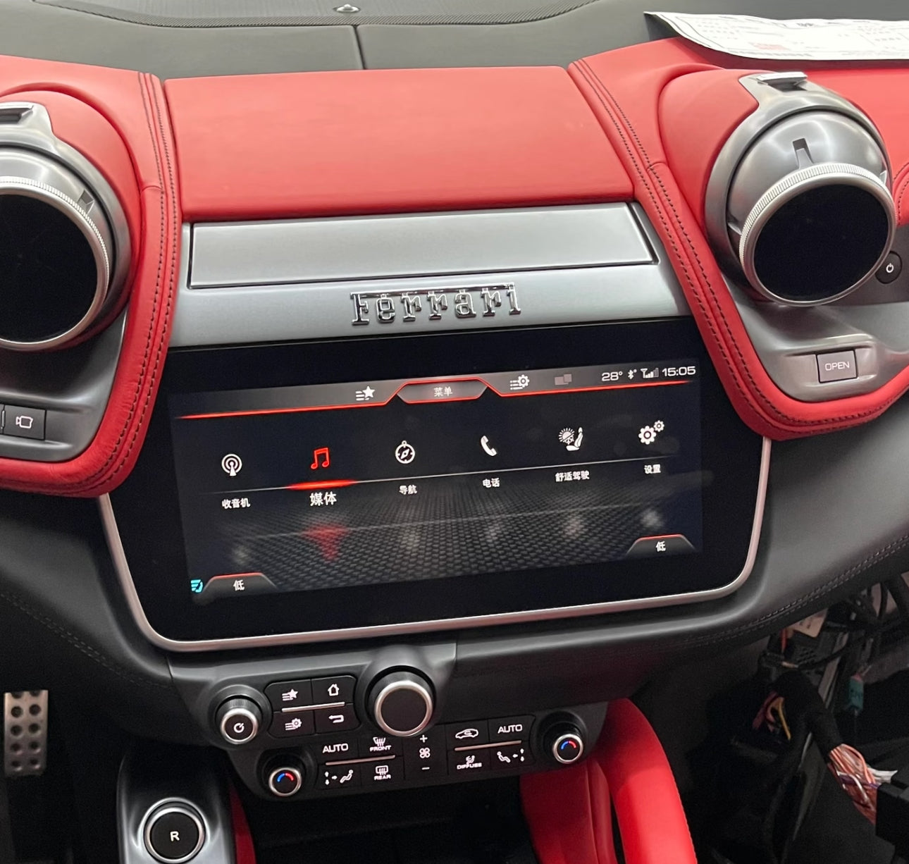 Wireless Apple CarPlay Retrofit kit Module Adaptor For Ferrari GTC4-Lusso